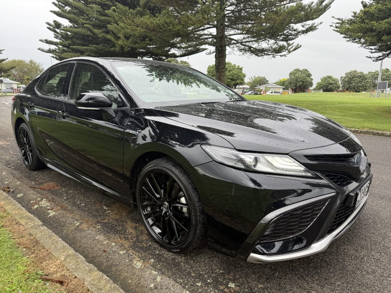 2024 Toyota Camry SX 2.5P Hybrid FWD Automatic SUV image 3