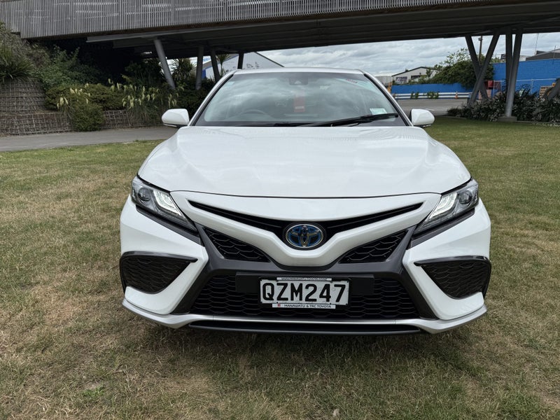 2024 Toyota Camry SX 2.5P Hybrid FWD Automatic SUV image 2
