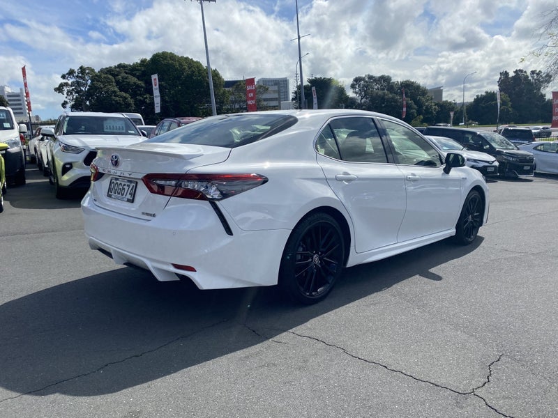 2024 Toyota Camry SX 2.5P Hybrid Sedan image 2