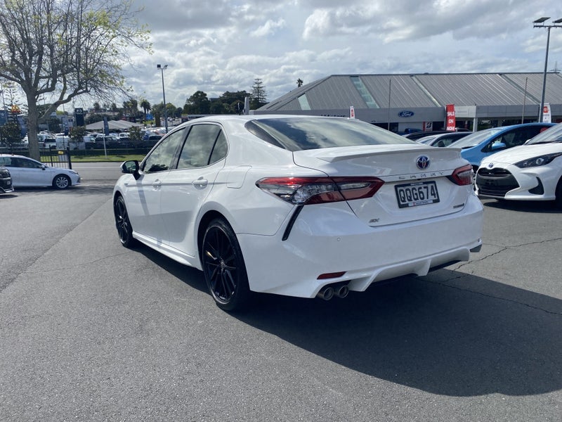 2024 Toyota Camry SX 2.5P Hybrid Sedan image 3