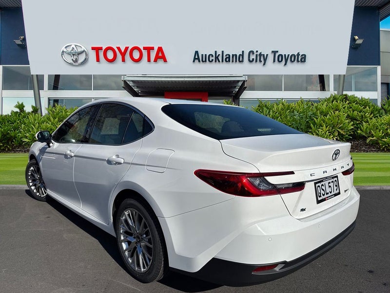 2024 Toyota Camry SX 2.5Petrol Hybrid. image 3