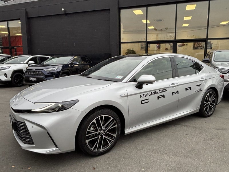 2024 Toyota Camry ZR 2.5P Hybrid CVT image 4