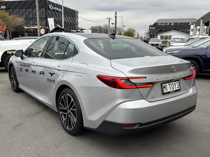 2024 Toyota Camry ZR 2.5P Hybrid CVT image 5