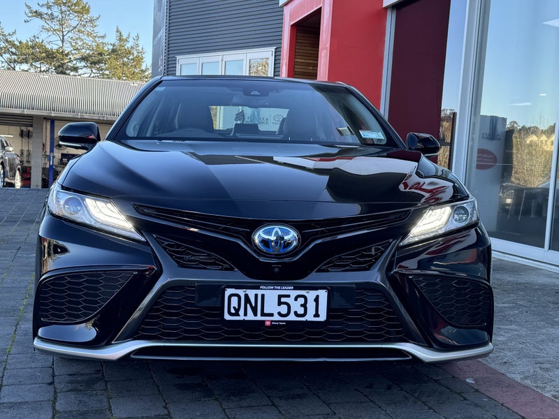 2024 Toyota Camry ZR Sedan 2.5 Petrol HYBRID image 3