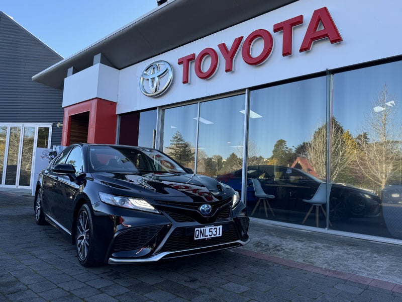 2024 Toyota Camry ZR Sedan 2.5 Petrol HYBRID image 4