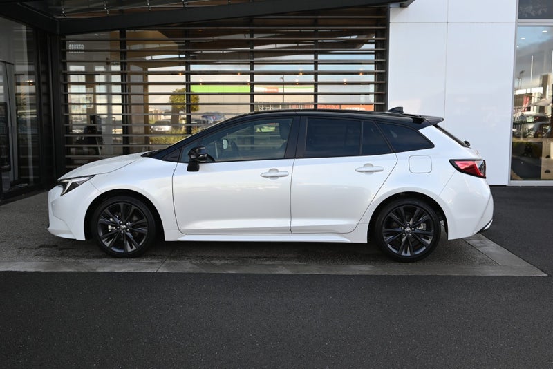 2024 Toyota Corolla 1.8 Petrol Hybrid WxB FWD W... image 3