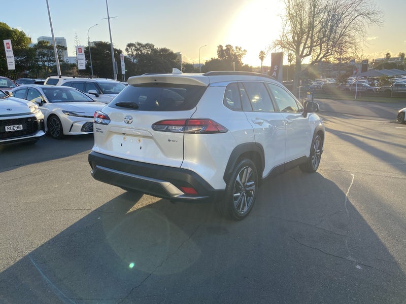 2024 Toyota Corolla Cross 1.8P Hybrid Z 2WD SUV image 2