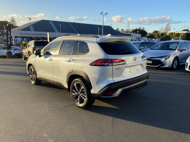 2024 Toyota Corolla Cross 1.8P Hybrid Z 2WD SUV image 5