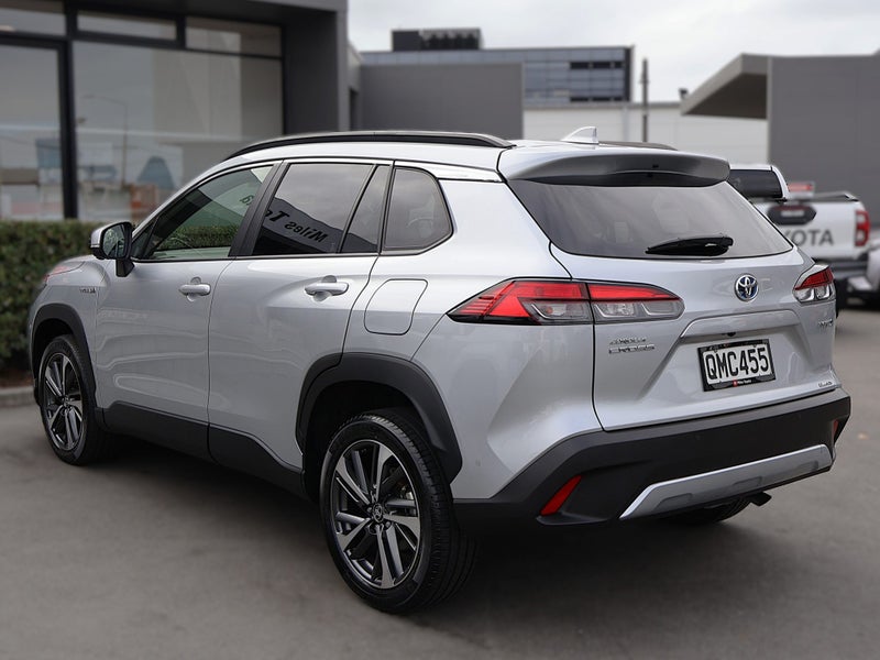 2024 Toyota Corolla Cross Cross Limited HYBRID... image 5