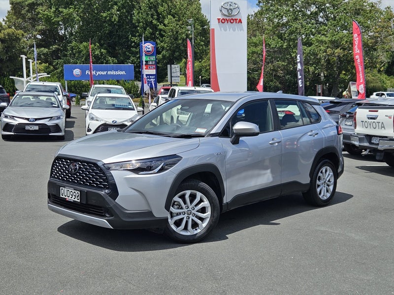 2024 Toyota Corolla Cross GX 2.0L HYBRID image 2