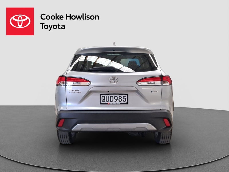 2024 Toyota Corolla Cross GX 2.0L Hybrid image 5