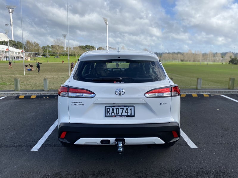 2024 Toyota Corolla Cross GX 2.0L Petrol HYBRID... image 5