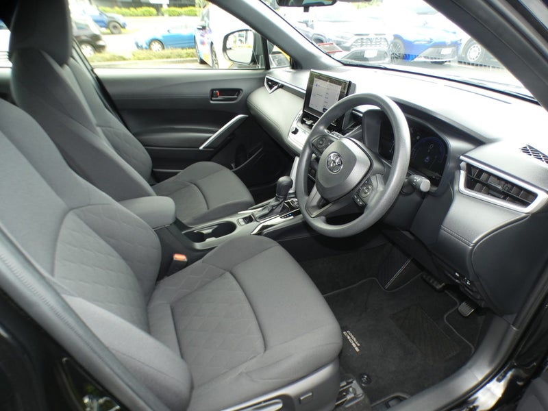 2024 Toyota Corolla Cross GX 2.0P HEV image 2