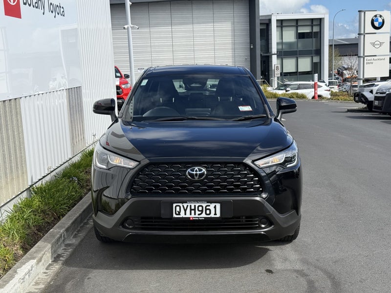 2024 Toyota Corolla Cross GX 2.0P HEV ECVT FWD... image 3