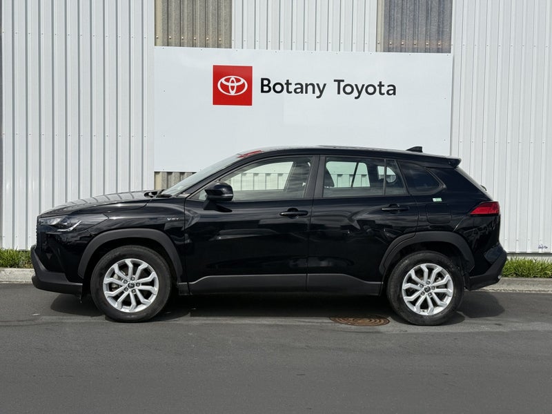 2024 Toyota Corolla Cross GX 2.0P HEV ECVT FWD... image 4