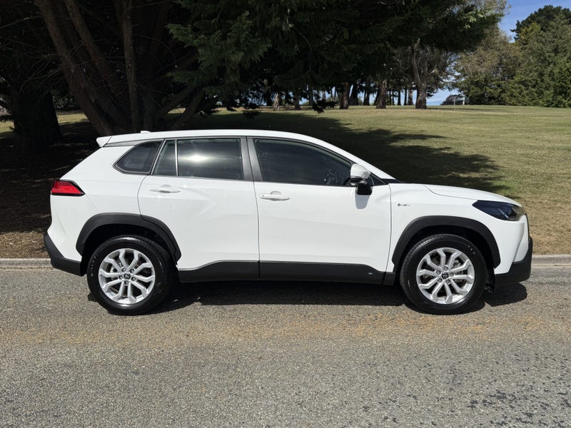 2024 Toyota Corolla Cross GX 2.0P HEV ECVT FWD... image 3