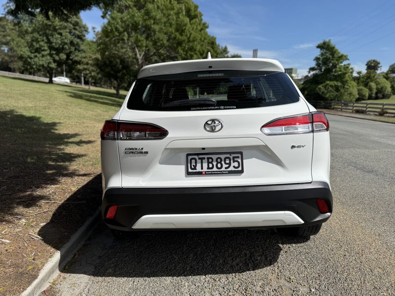 2024 Toyota Corolla Cross GX 2.0P HEV ECVT FWD... image 5