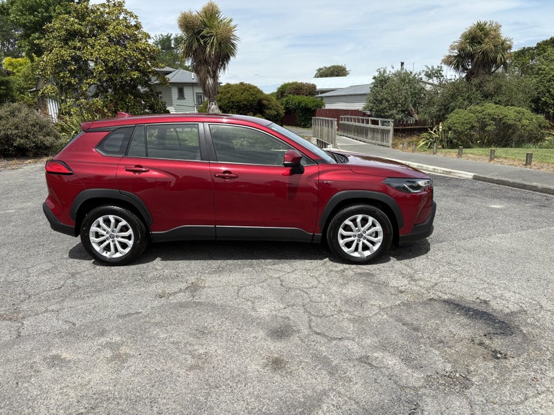 2024 Toyota Corolla Cross GX 2.0P HEV ECVT FWD... image 3