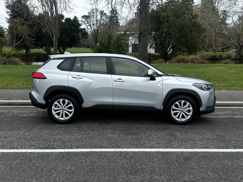 2024 Toyota Corolla Cross GX 2.0P HEV ECVT FWD... image 2