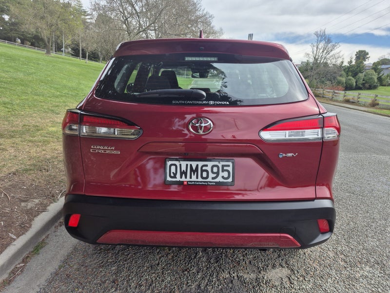 2024 Toyota Corolla Cross GX 2.0P HEV ECVT FWD... image 5