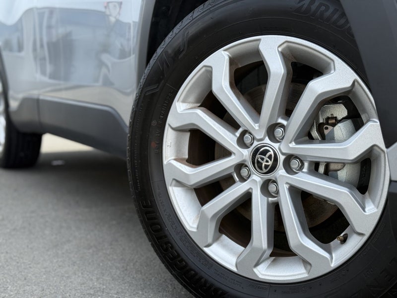 2024 Toyota Corolla Cross GX 2.0P HEV ECVT FWD... image 2