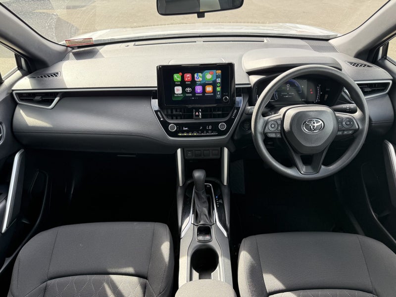 2024 Toyota Corolla Cross GX 2.0P HEV ECVT FWD... image 3