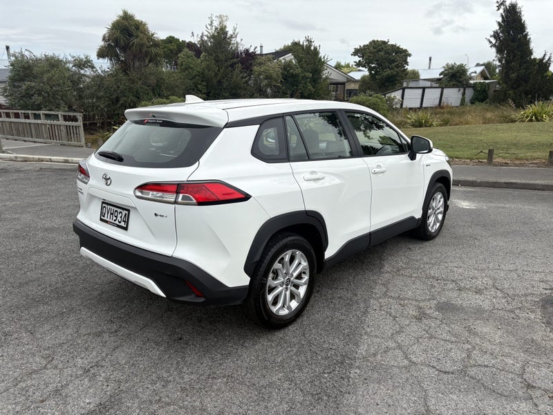 2024 Toyota Corolla Cross GX 2.0P HEV ECVT FWD... image 5