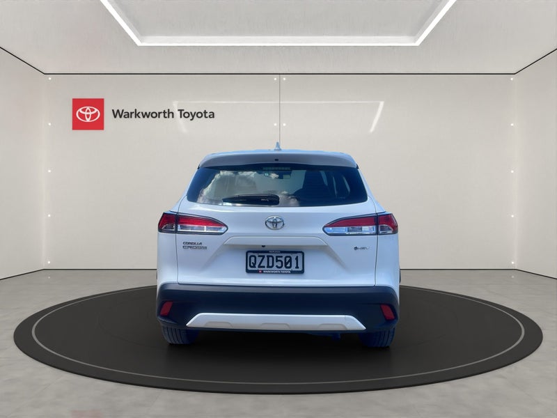 2024 Toyota Corolla Cross GX 2.0P HEV ECVT FWD... image 3