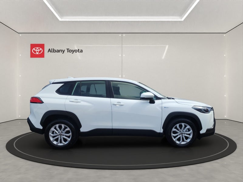 2024 Toyota Corolla Cross GX 2.0P HEV ECVT FWD... image 2