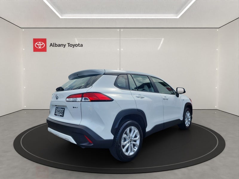 2024 Toyota Corolla Cross GX 2.0P HEV ECVT FWD... image 3