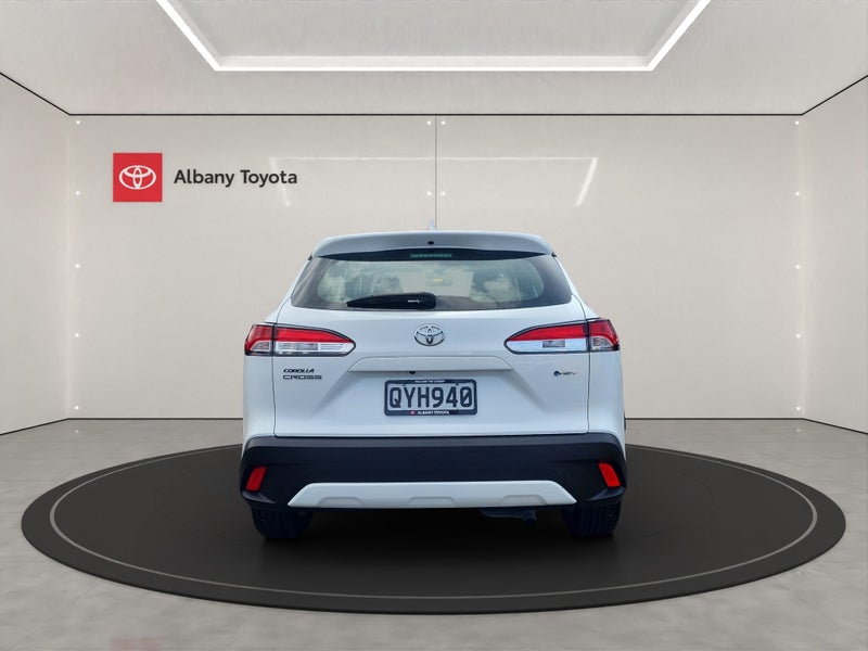 2024 Toyota Corolla Cross GX 2.0P HEV ECVT FWD... image 4