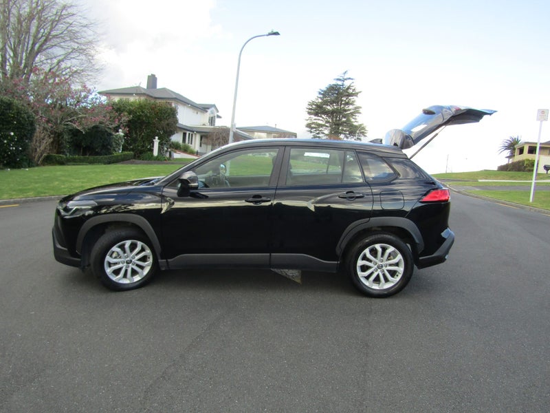 2024 Toyota Corolla Cross GX 2.0P HEV ECVT FWD image 5
