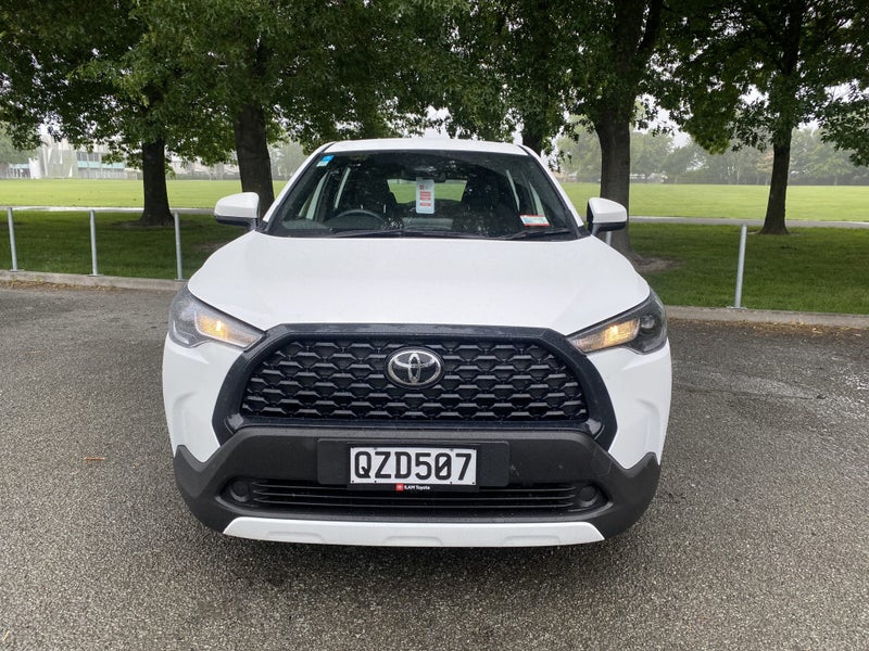 2024 Toyota Corolla Cross GX 2.0P HEV ECVT FWD SUV image 2