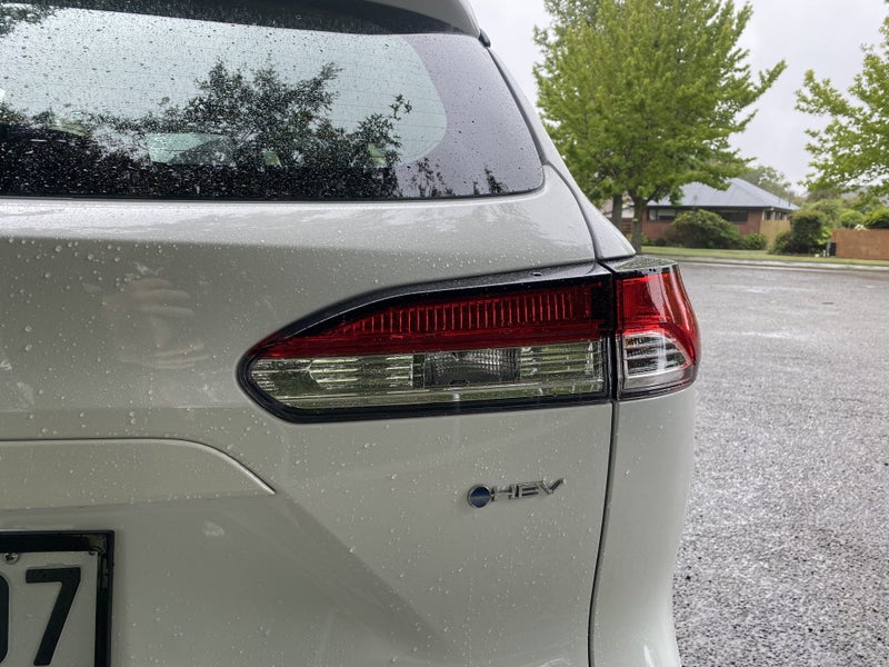 2024 Toyota Corolla Cross GX 2.0P HEV ECVT FWD SUV image 5