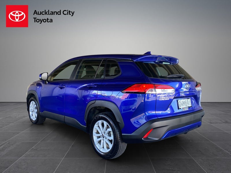 2024 Toyota Corolla Cross GX 2.0P HEV ECVT FWD SUV image 5