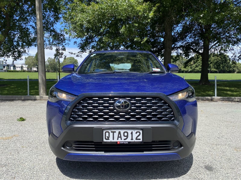 2024 Toyota Corolla Cross GX 2.0P HEV ECVT FWD SUV image 2