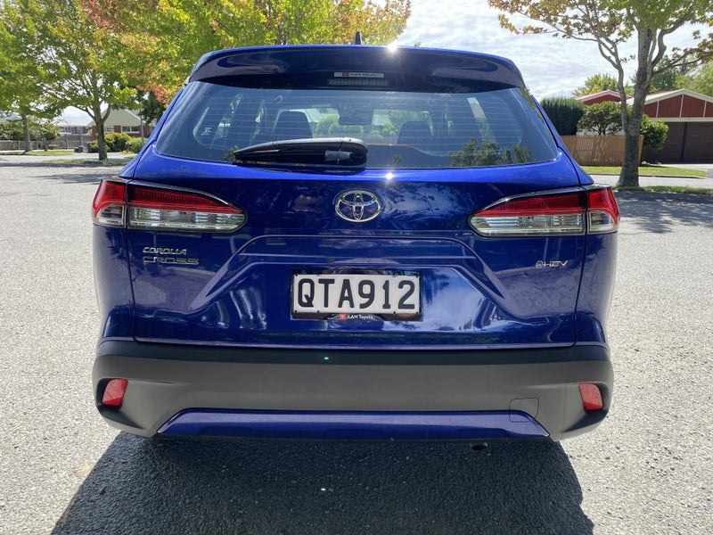 2024 Toyota Corolla Cross GX 2.0P HEV ECVT FWD SUV image 4