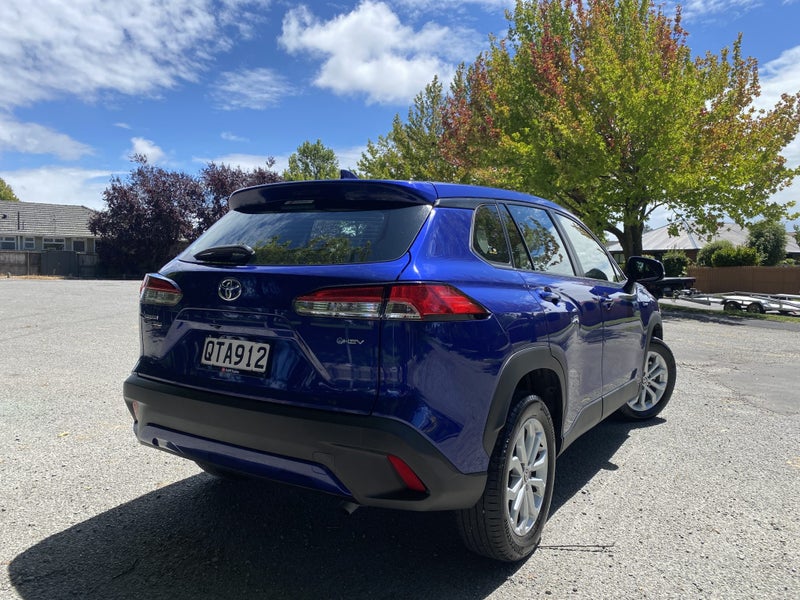 2024 Toyota Corolla Cross GX 2.0P HEV ECVT FWD SUV image 5