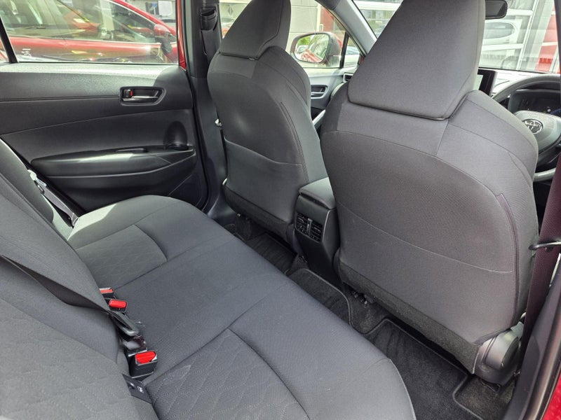 2024 Toyota Corolla Cross GX 2.0P HEV ECVT SUV image 5