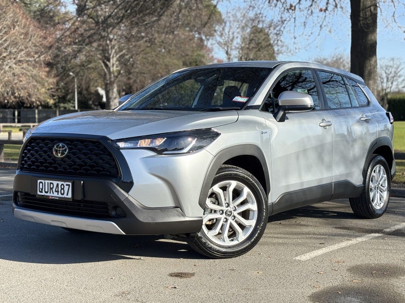 2024 Toyota Corolla Cross GX 2.0P HEV FWD SUV image 3