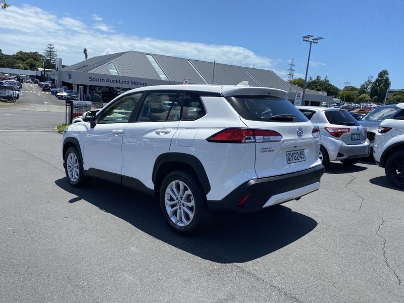 2024 Toyota Corolla Cross GX 2.0P HEV SUV image 4