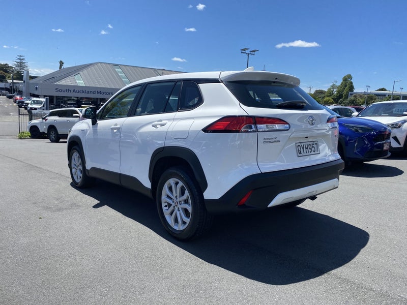 2024 Toyota Corolla Cross GX 2.0P HEV SUV image 4