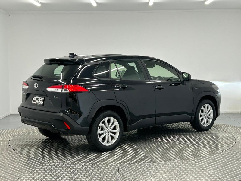 2024 Toyota Corolla Cross GX 2.0P Hybrid image 3