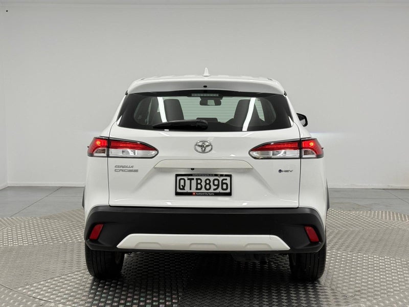 2024 Toyota Corolla Cross GX 2.0P Hybrid image 4