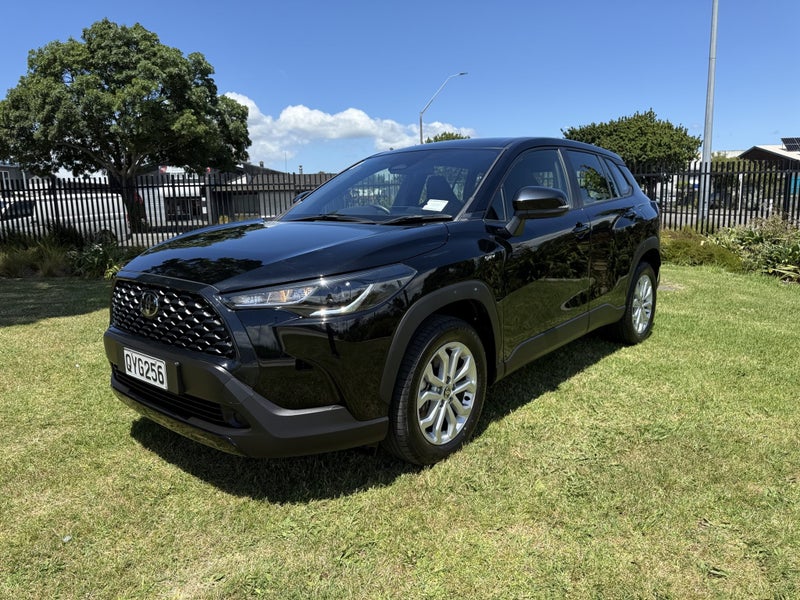 2024 Toyota Corolla Cross GX 2.0P Hybrid FWD Au... image 3