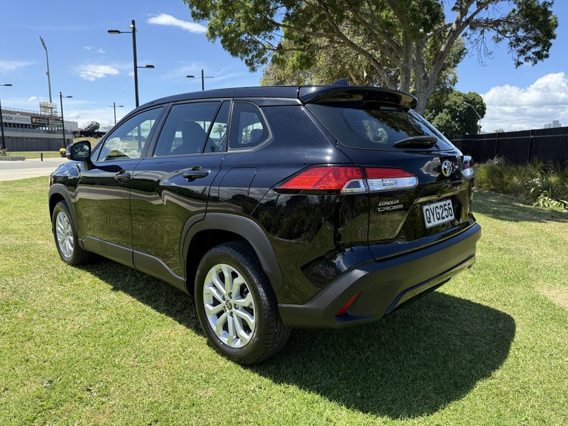2024 Toyota Corolla Cross GX 2.0P Hybrid FWD Au... image 5