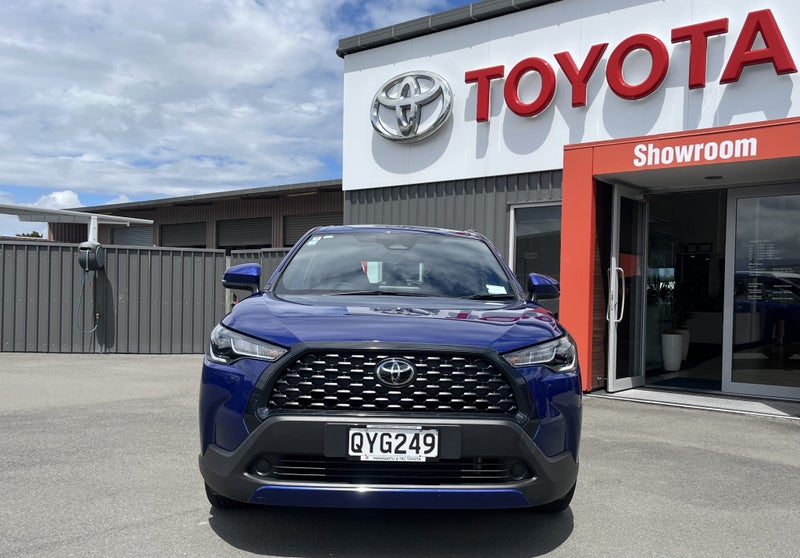 2024 Toyota Corolla Cross GX 2.0P Hybrid FWD Au... image 2