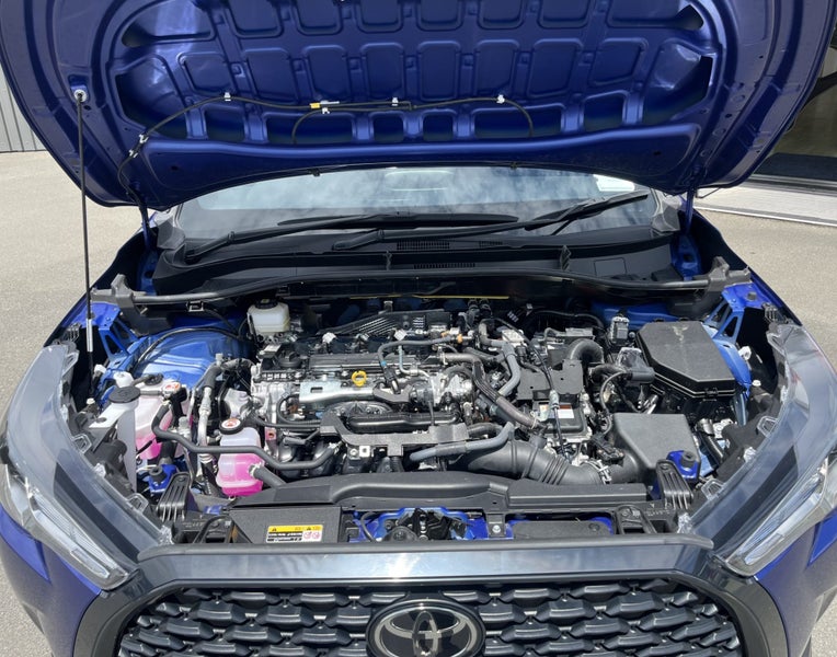 2024 Toyota Corolla Cross GX 2.0P Hybrid FWD Au... image 3