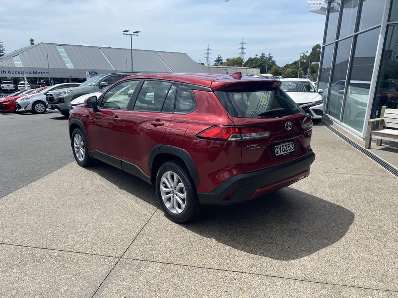 2024 Toyota Corolla Cross GX 2.0P Hybrid SUV image 3