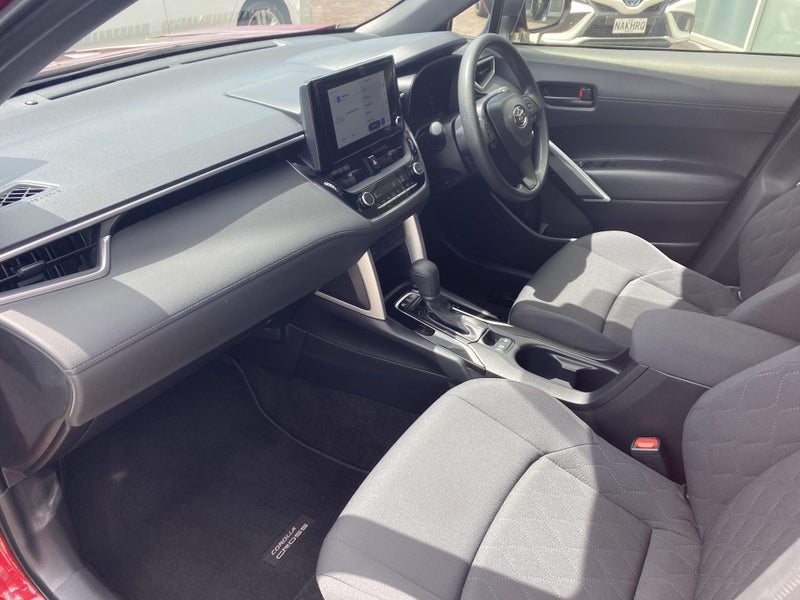 2024 Toyota Corolla Cross GX 2.0P Hybrid SUV image 4